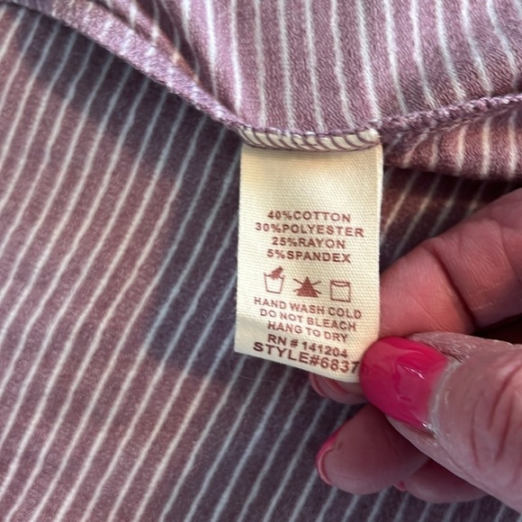 Hem & Thread Women’s Plum And Cream Sleeveless Tee Size Small NWT - Picture 8 of 9